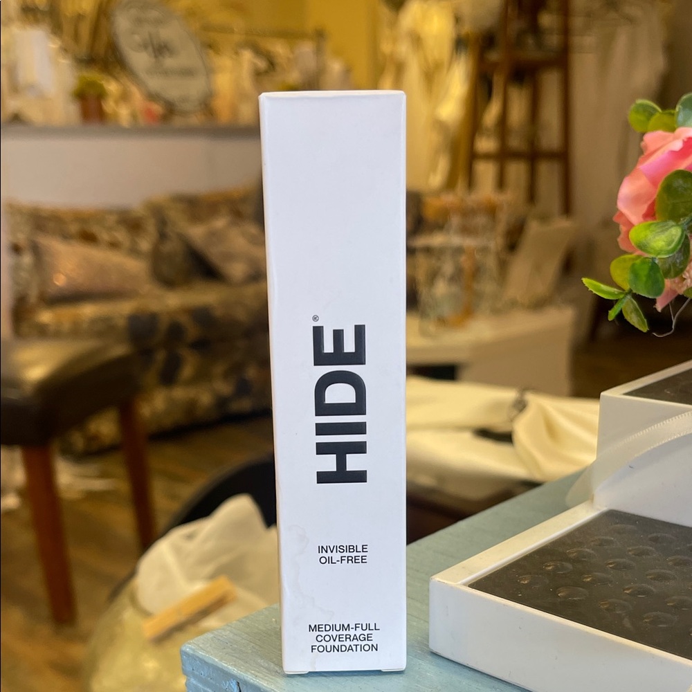 HIDE Invisible Oil-Free Foundation